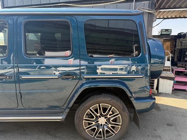 Gクラス G450d ローンチエディション ディーゼルターボ 4WD AMGラインエクステリア ボディオプションカラー Burmester3Dサラウンドシステム ボディ同色スペアタイヤリング ガラススライディングルーフ(8枚目)