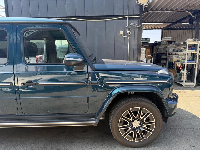 Gクラス G450d ローンチエディション ディーゼルターボ 4WD AMGラインエクステリア ボディオプションカラー Burmester3Dサラウンドシステム ボディ同色スペアタイヤリング ガラススライディングルーフ(13枚目)