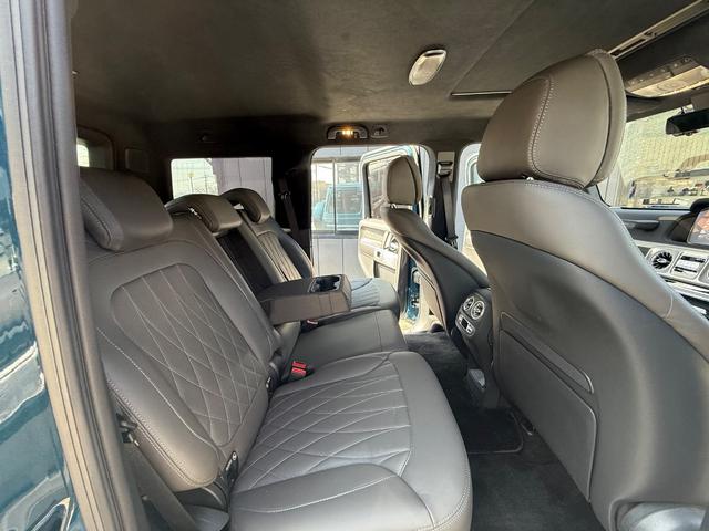 Gクラス G450d ローンチエディション ディーゼルターボ 4WD AMGラインエクステリア ボディオプションカラー Burmester3Dサラウンドシステム ボディ同色スペアタイヤリング ガラススライディングルーフ(45枚目)