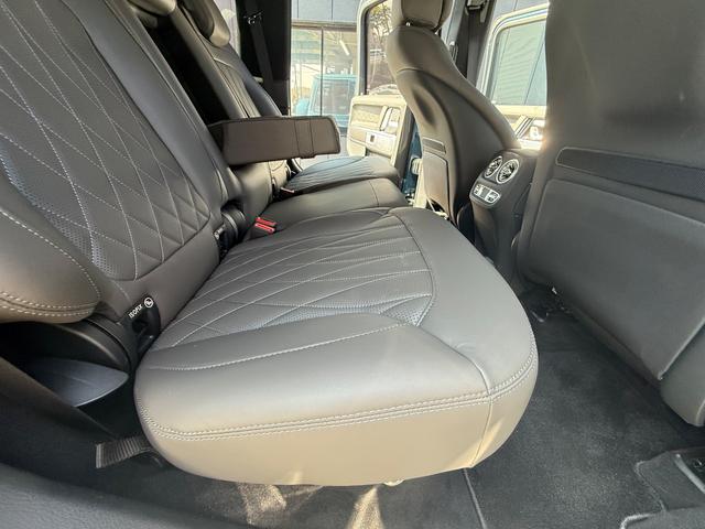 Gクラス G450d ローンチエディション ディーゼルターボ 4WD AMGラインエクステリア ボディオプションカラー Burmester3Dサラウンドシステム ボディ同色スペアタイヤリング ガラススライディングルーフ(47枚目)