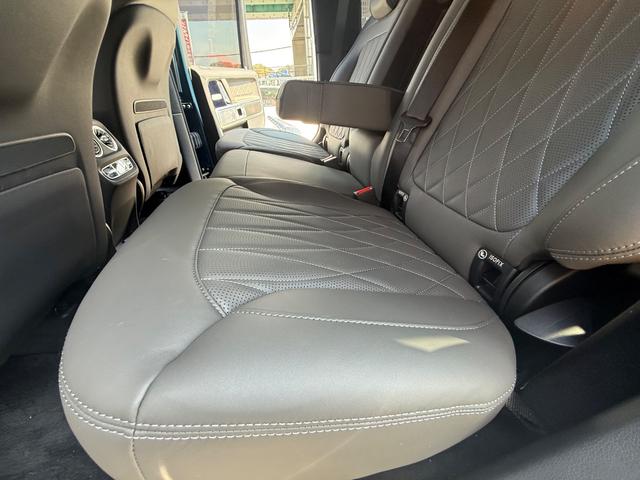 Gクラス G450d ローンチエディション ディーゼルターボ 4WD AMGラインエクステリア ボディオプションカラー Burmester3Dサラウンドシステム ボディ同色スペアタイヤリング ガラススライディングルーフ(62枚目)