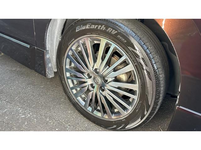エルグランド ２５０ハイウェイスターＳ　アーバンクロム　ＣＶＴＦ圧送交換　シートカバー　エンジンスラッジナイザー施工　エアコンフラッシング　ウォターポンプ交換　サーモスタット交換　ＬＬＣ交換　補器ベルト交換　ベルトテンショナー交換　プラグ交換　スロットル清（9枚目）