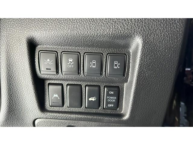 エルグランド ２５０ハイウェイスターＳ　アーバンクロム　ＣＶＴＦ圧送交換　シートカバー　エンジンスラッジナイザー施工　エアコンフラッシング　ウォターポンプ交換　サーモスタット交換　ＬＬＣ交換　補器ベルト交換　ベルトテンショナー交換　プラグ交換　スロットル清（20枚目）