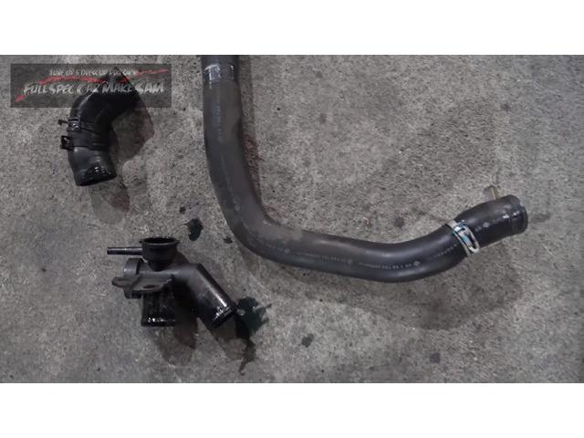 エルグランド ２５０ハイウェイスターＳ　アーバンクロム　ＣＶＴＦ圧送交換　シートカバー　エンジンスラッジナイザー施工　エアコンフラッシング　ウォターポンプ交換　サーモスタット交換　ＬＬＣ交換　補器ベルト交換　ベルトテンショナー交換　プラグ交換　スロットル清（51枚目）