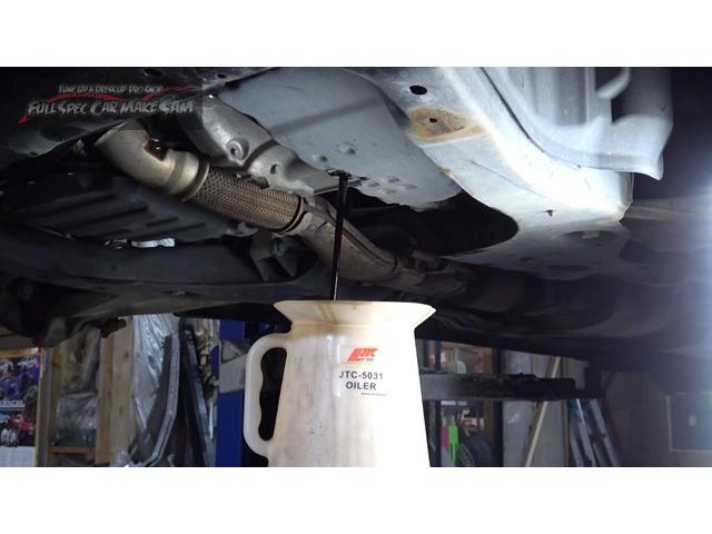 エルグランド ２５０ハイウェイスターＳ　アーバンクロム　ＣＶＴＦ圧送交換　シートカバー　エンジンスラッジナイザー施工　エアコンフラッシング　ウォターポンプ交換　サーモスタット交換　ＬＬＣ交換　補器ベルト交換　ベルトテンショナー交換　プラグ交換　スロットル清（66枚目）