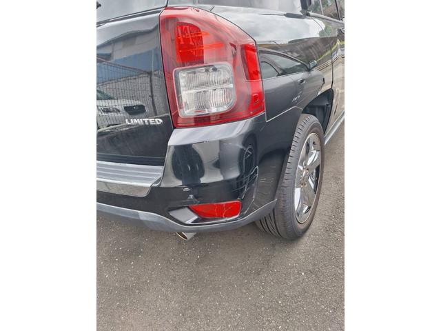 ジープ・コンパス リミテッド　本革パワーシート　シートヒーター　ナビ　フルセグ　バックモニター　ＥＴＣ　キーレスエントリー　純正１８インチアルミホイール（45枚目）