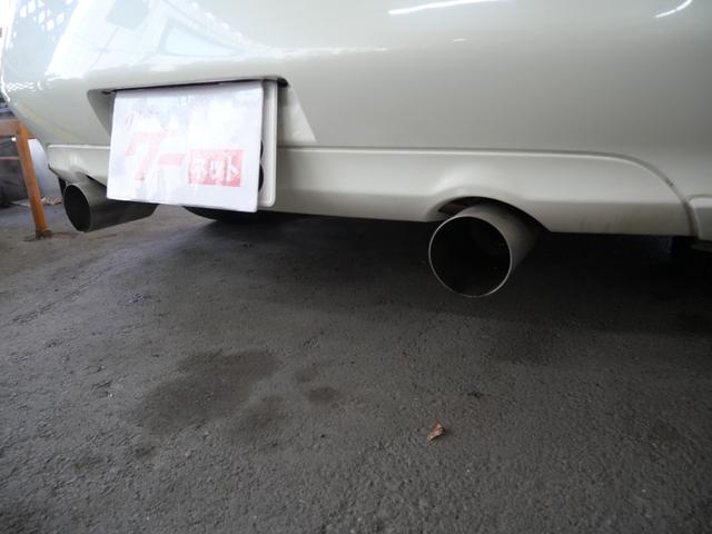 スカイライン ３５０ＧＴ　プレミアム　７０ｔｈ－ＩＩ　後期用純正１９インチアルミホイール　本革パワーシート　シートヒーター　ＥＴＣ　車高調　社外マフラー　ＢＯＳＥサウンド　キーレスエントリー（8枚目）