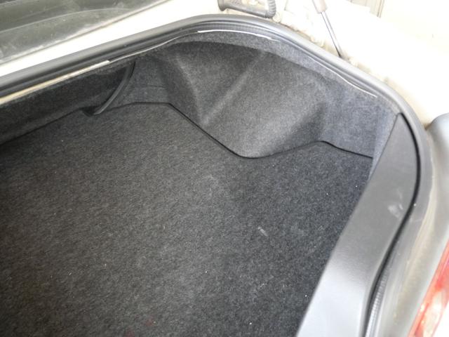 スカイライン ３５０ＧＴ　プレミアム　７０ｔｈ－ＩＩ　後期用純正１９インチアルミホイール　本革パワーシート　シートヒーター　ＥＴＣ　車高調　社外マフラー　ＢＯＳＥサウンド　キーレスエントリー（30枚目）