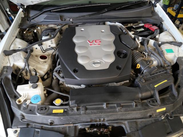 スカイライン ３５０ＧＴ　プレミアム　７０ｔｈ－ＩＩ　後期用純正１９インチアルミホイール　本革パワーシート　シートヒーター　ＥＴＣ　車高調　社外マフラー　ＢＯＳＥサウンド　キーレスエントリー（32枚目）