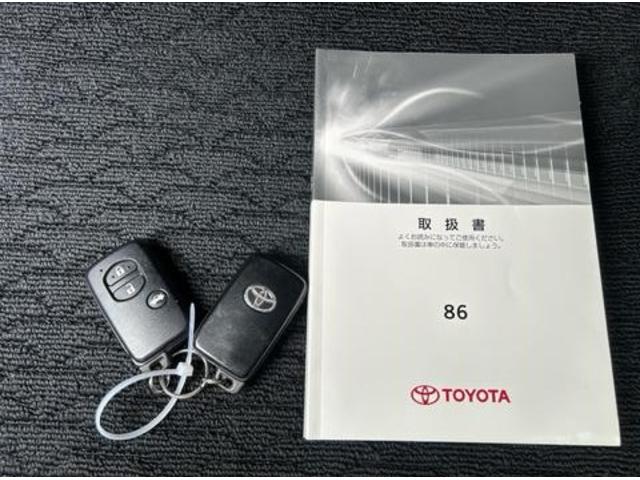 ＧＴリミテッド　ドライブレコーダー　ＥＴＣ　バックカメラ　ナビ　ＴＶ　ＡＴ　オートライト　ＨＩＤ　ＬＥＤヘッドランプ　スマートキー　電動格納ミラー　シートヒーター　エアロ　アルミホイール　革シート　盗難防止システム(41枚目)