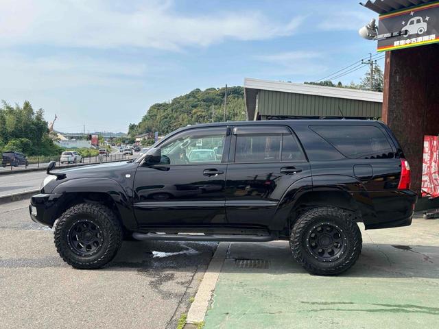 ハイラックスサーフ ＳＳＲ－Ｘリミテッド　４ＷＤ　ドライブレコーダー　ＥＴＣ　バックカメラ　ナビ　ＴＶ　オートライト　アルミホイール　キーレスエントリー　電動格納ミラー　ＡＴ　盗難防止システム　衝突安全ボディ　ＣＤ　ＤＶＤ再生（5枚目）