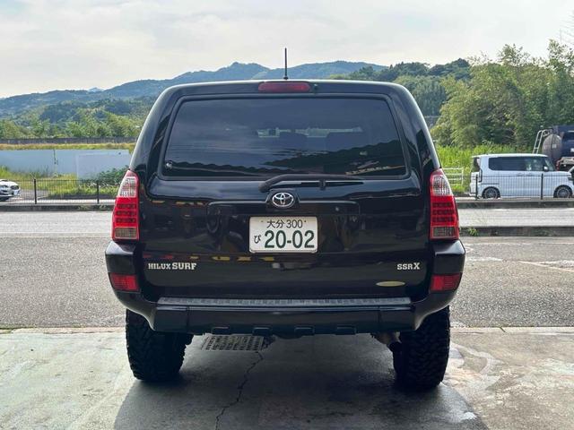 ハイラックスサーフ ＳＳＲ－Ｘリミテッド　４ＷＤ　ドライブレコーダー　ＥＴＣ　バックカメラ　ナビ　ＴＶ　オートライト　アルミホイール　キーレスエントリー　電動格納ミラー　ＡＴ　盗難防止システム　衝突安全ボディ　ＣＤ　ＤＶＤ再生（8枚目）