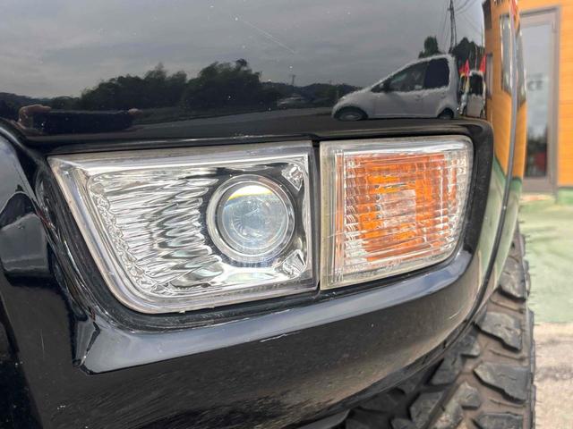ハイラックスサーフ ＳＳＲ－Ｘリミテッド　４ＷＤ　ドライブレコーダー　ＥＴＣ　バックカメラ　ナビ　ＴＶ　オートライト　アルミホイール　キーレスエントリー　電動格納ミラー　ＡＴ　盗難防止システム　衝突安全ボディ　ＣＤ　ＤＶＤ再生（12枚目）