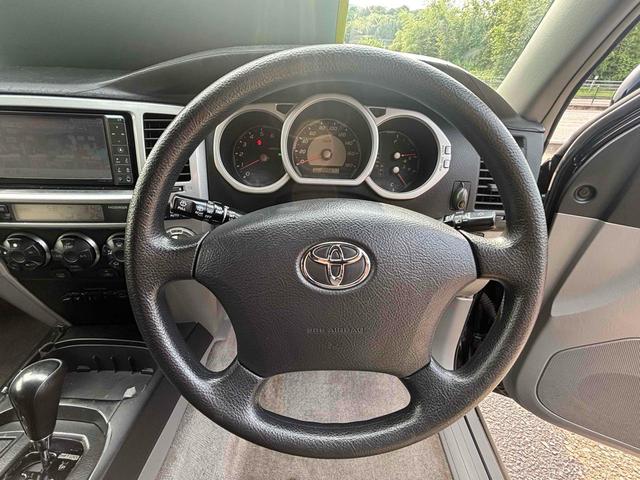 ハイラックスサーフ ＳＳＲ－Ｘリミテッド　４ＷＤ　ドライブレコーダー　ＥＴＣ　バックカメラ　ナビ　ＴＶ　オートライト　アルミホイール　キーレスエントリー　電動格納ミラー　ＡＴ　盗難防止システム　衝突安全ボディ　ＣＤ　ＤＶＤ再生（20枚目）