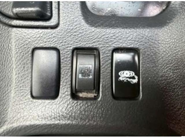 ハイラックスサーフ ＳＳＲ－Ｘリミテッド　４ＷＤ　ドライブレコーダー　ＥＴＣ　バックカメラ　ナビ　ＴＶ　オートライト　アルミホイール　キーレスエントリー　電動格納ミラー　ＡＴ　盗難防止システム　衝突安全ボディ　ＣＤ　ＤＶＤ再生（25枚目）