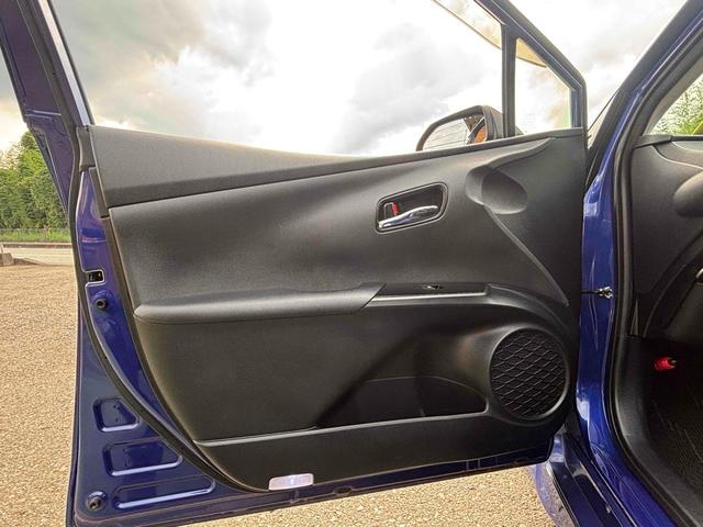 プリウス Ｓツーリングセレクション　ドライブレコーダー　ＥＴＣ　バックカメラ　ナビ　ＴＶ　アルミホイール　オートライト　ＬＥＤヘッドランプ　ＣＶＴ　シートヒーター　スマートキー　電動格納ミラー　盗難防止システム　ＣＤ　ＵＳＢ（39枚目）