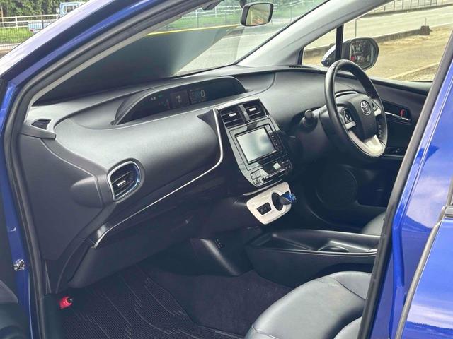 プリウス Ｓツーリングセレクション　ドライブレコーダー　ＥＴＣ　バックカメラ　ナビ　ＴＶ　アルミホイール　オートライト　ＬＥＤヘッドランプ　ＣＶＴ　シートヒーター　スマートキー　電動格納ミラー　盗難防止システム　ＣＤ　ＵＳＢ（40枚目）