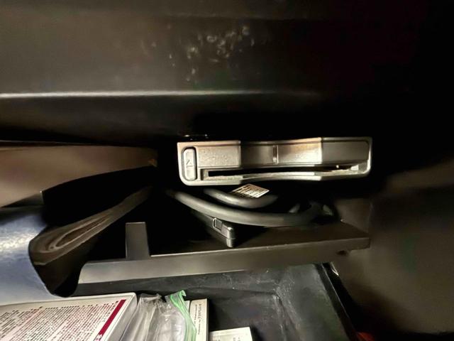 レガシィツーリングワゴン ２．５ｉアイサイト　４ＷＤ　ＥＴＣ　バックカメラ　ナビ　ＴＶ　オートクルーズコントロール　衝突被害軽減システム　アルミホイール　オートライト　ＨＩＤ　パワーシート　スマートキー　電動格納ミラー　ＣＶＴ　盗難防止システム（32枚目）