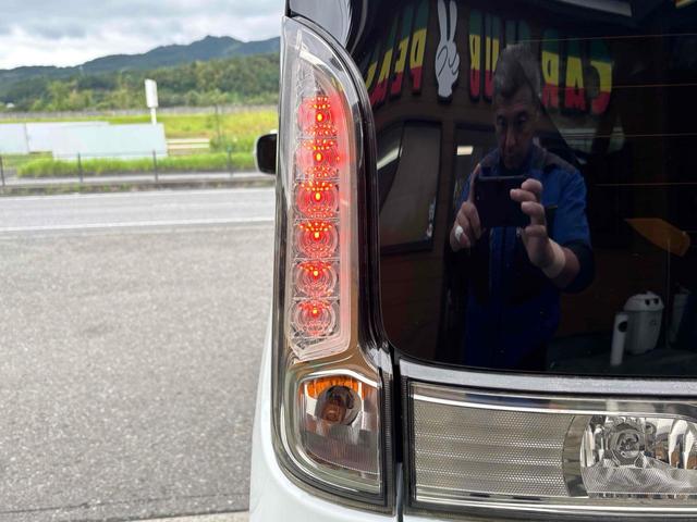 スペーシアカスタムＺ ターボ　ＥＴＣ　バックカメラ　両側スライド・片側電動　ナビ　ＴＶ　オートクルーズコントロール　レーンアシスト　衝突被害軽減システム　オートライト　ＨＩＤ　スマートキー　アイドリングストップ　電動格納ミラー（13枚目）
