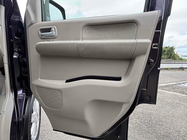 エブリイワゴン ＰＺターボスペシャル　ＥＴＣ　両側電動スライドドア　ナビ　ＴＶ　ＨＩＤ　キーレスエントリー　電動格納ミラー　ＡＴ　盗難防止システム　ＡＢＳ　ＣＤ　ＵＳＢ　アルミホイール　衝突安全ボディ　エアコン　パワーステアリング（24枚目）