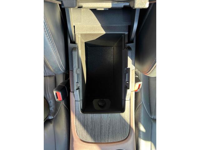 ハリアー Ｚ　全周囲カメラ　クリアランスソナー　オートクルーズコントロール　レーンアシスト　パワーシート　衝突被害軽減システム　ナビ　ＴＶ　オートマチックハイビーム　オートライト　ＬＥＤヘッドランプ　電動リアゲート（52枚目）