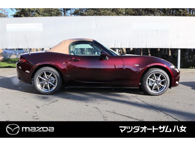 ロードスター ３５周年記念車　当店展示車　コーティング済み　室内展示（4枚目）