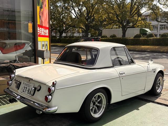 日産 　フェアレディＳＲ３１１ダットサン２ドアオープン（3枚目）