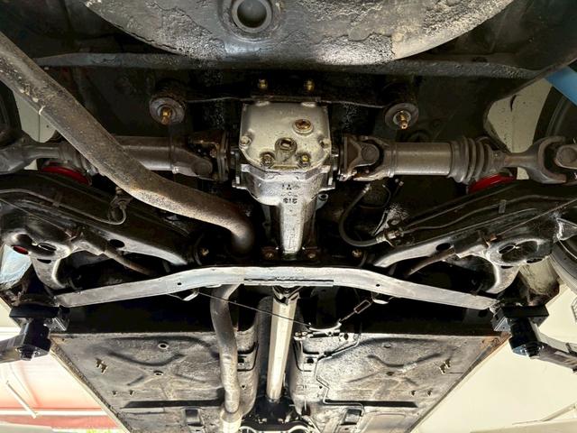 ブルーバード 　１８００ＳＳＳ　ローバック５速　Ｌ１８改２０００ｃｃ　ソレックス４４パイ　タコアシ　ストレート（44枚目）