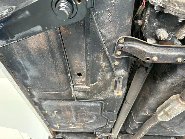ブルーバード 　１８００ＳＳＳ　ローバック５速　Ｌ１８改２０００ｃｃ　ソレックス４４パイ　タコアシ　ストレート（46枚目）