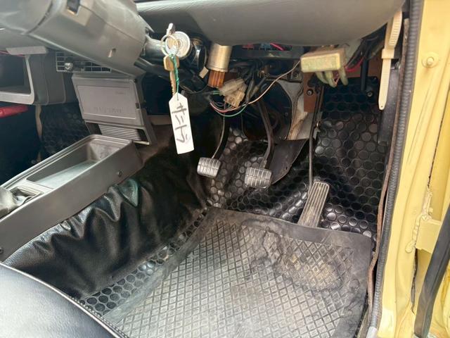 サニートラック ロングＤＸ　Ａ１５載換公認済　ソレックス４０パイ　タコアシ　デュアルマフラー　Ｆ車高調（43枚目）