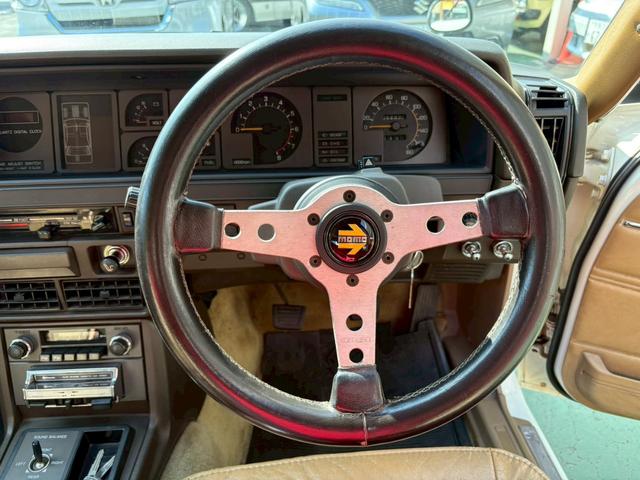 スカイライン ２０００ＧＴ－Ｅ　Ｘ　純正本革　ソレクッス４０　５速　タコアシ　マフラー　車高調（11枚目）
