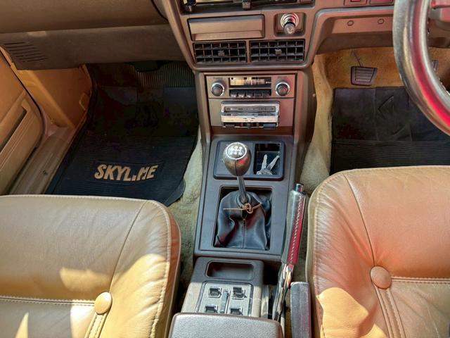 スカイライン ２０００ＧＴ－Ｅ　Ｘ　純正本革　ソレクッス４０　５速　タコアシ　マフラー　車高調（17枚目）