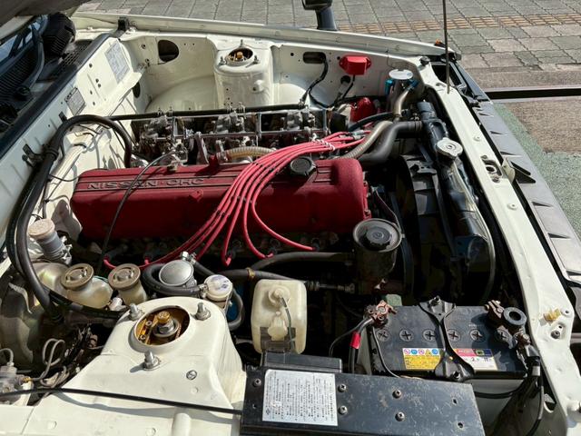 スカイライン ２０００ＧＴ－Ｅ　Ｘ　純正本革　ソレクッス４０　５速　タコアシ　マフラー　車高調（34枚目）