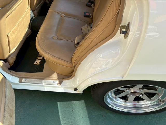 スカイライン ２０００ＧＴ－Ｅ　Ｘ　純正本革　ソレクッス４０　５速　タコアシ　マフラー　車高調（51枚目）