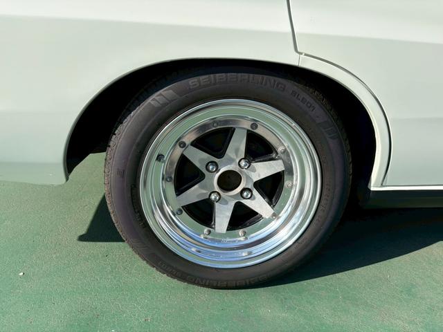 スカイライン ２０００ＧＴ－Ｅ　Ｘ　純正本革　ソレクッス４０　５速　タコアシ　マフラー　車高調（57枚目）