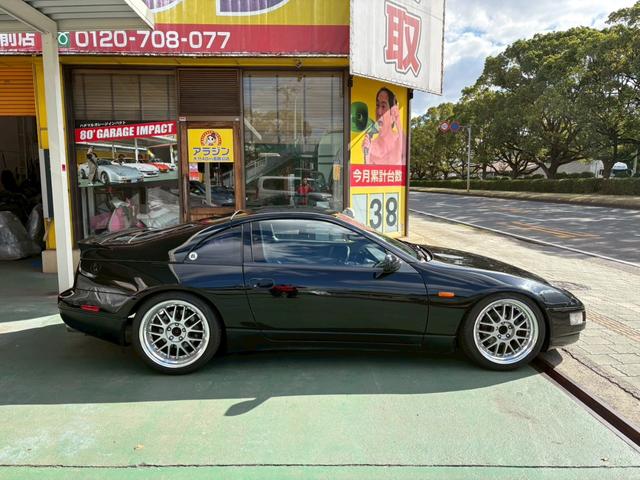 フェアレディＺ バージョンＳ　ノーマルルーフ　ノンターボ　５速　車高調　マフラー　１８インチアルミ　タイミングベルト交換済み（4枚目）