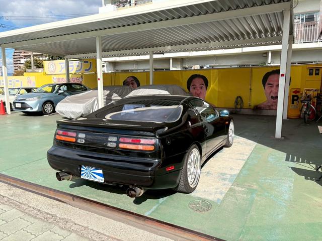 フェアレディＺ バージョンＳ　ノーマルルーフ　ノンターボ　５速　車高調　マフラー　１８インチアルミ　タイミングベルト交換済み（6枚目）