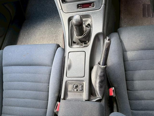 フェアレディＺ バージョンＳ　ノーマルルーフ　ノンターボ　５速　車高調　マフラー　１８インチアルミ　タイミングベルト交換済み（14枚目）