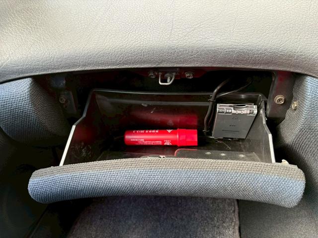 フェアレディＺ バージョンＳ　ノーマルルーフ　ノンターボ　５速　車高調　マフラー　１８インチアルミ　タイミングベルト交換済み（15枚目）