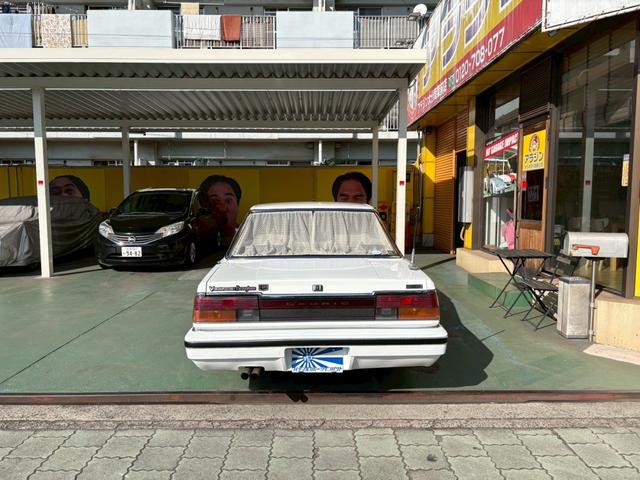 セドリック 　ＶＩＰ仕様　３ナンバー公認　当時物フォルテクスセンターロック　オリジナルマフラー　ＶＩＰふフロントパワーシート　ＶＩＰオーディオマイク　ＶＩＰライン　ＶＩＰエンブレム　３Ｌフェンダーモールドアモール（4枚目）