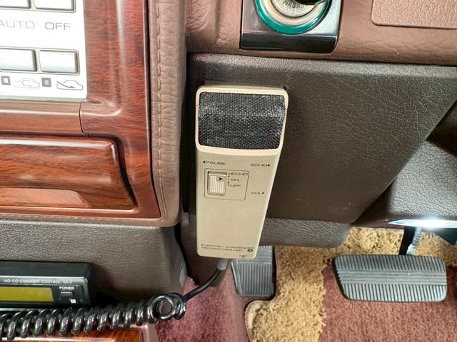 セドリック 　ＶＩＰ仕様　３ナンバー公認　当時物フォルテクスセンターロック　オリジナルマフラー　ＶＩＰふフロントパワーシート　ＶＩＰオーディオマイク　ＶＩＰライン　ＶＩＰエンブレム　３Ｌフェンダーモールドアモール（14枚目）