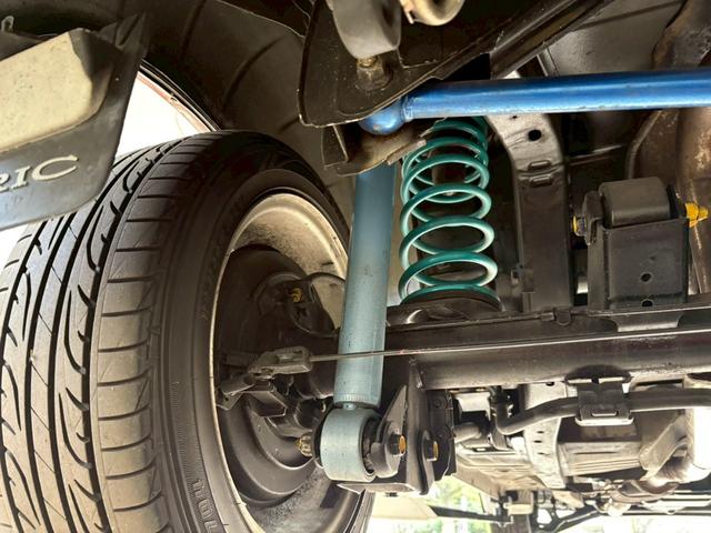 セドリック 　ＶＩＰ仕様　３ナンバー公認　当時物フォルテクスセンターロック　オリジナルマフラー　ＶＩＰふフロントパワーシート　ＶＩＰオーディオマイク　ＶＩＰライン　ＶＩＰエンブレム　３Ｌフェンダーモールドアモール（16枚目）