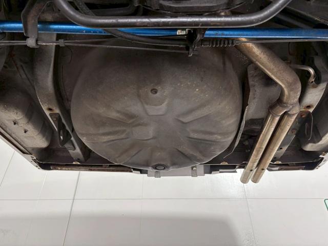 セドリック 　ＶＩＰ仕様　３ナンバー公認　当時物フォルテクスセンターロック　オリジナルマフラー　ＶＩＰふフロントパワーシート　ＶＩＰオーディオマイク　ＶＩＰライン　ＶＩＰエンブレム　３Ｌフェンダーモールドアモール（19枚目）