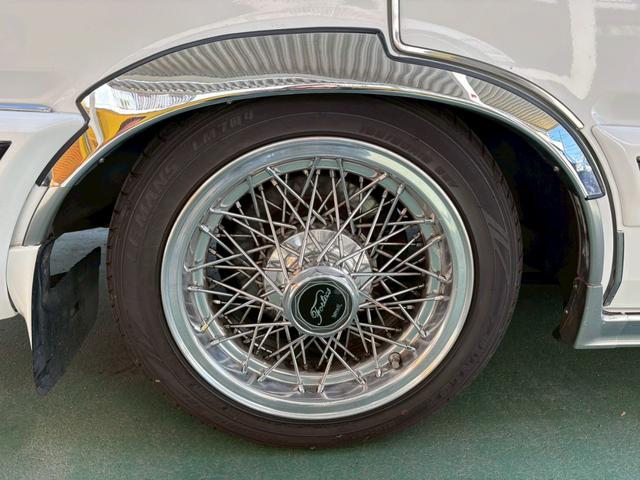 セドリック 　ＶＩＰ仕様　３ナンバー公認　当時物フォルテクスセンターロック　オリジナルマフラー　ＶＩＰふフロントパワーシート　ＶＩＰオーディオマイク　ＶＩＰライン　ＶＩＰエンブレム　３Ｌフェンダーモールドアモール（23枚目）