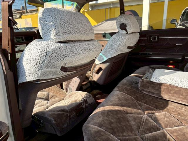 セドリック 　ＶＩＰ仕様　３ナンバー公認　当時物フォルテクスセンターロック　オリジナルマフラー　ＶＩＰふフロントパワーシート　ＶＩＰオーディオマイク　ＶＩＰライン　ＶＩＰエンブレム　３Ｌフェンダーモールドアモール（30枚目）