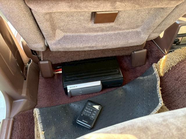 セドリック 　ＶＩＰ仕様　３ナンバー公認　当時物フォルテクスセンターロック　オリジナルマフラー　ＶＩＰふフロントパワーシート　ＶＩＰオーディオマイク　ＶＩＰライン　ＶＩＰエンブレム　３Ｌフェンダーモールドアモール（46枚目）