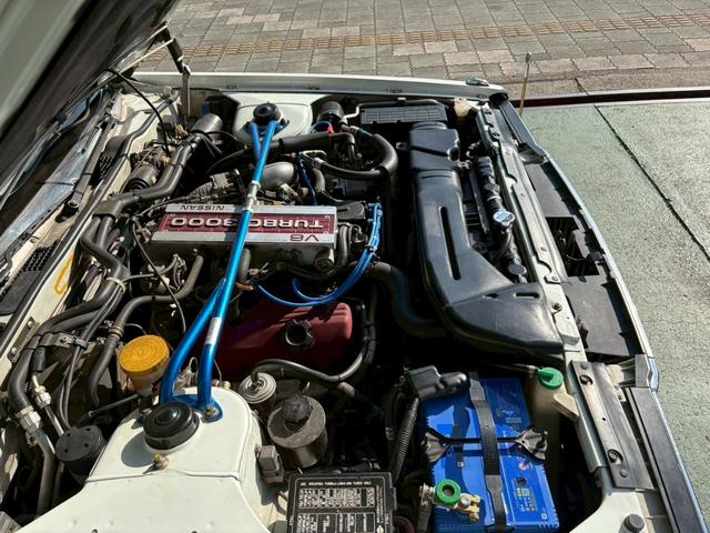 セドリック 　ＶＩＰ仕様　３ナンバー公認　当時物フォルテクスセンターロック　オリジナルマフラー　ＶＩＰふフロントパワーシート　ＶＩＰオーディオマイク　ＶＩＰライン　ＶＩＰエンブレム　３Ｌフェンダーモールドアモール（55枚目）