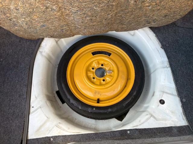 セドリック 　ＶＩＰ仕様　３ナンバー公認　当時物フォルテクスセンターロック　オリジナルマフラー　ＶＩＰふフロントパワーシート　ＶＩＰオーディオマイク　ＶＩＰライン　ＶＩＰエンブレム　３Ｌフェンダーモールドアモール（57枚目）