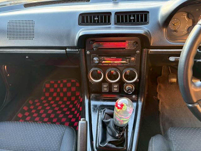 マツダ サバンナRX-7 ダウンドラフトWEBER仕様 5速 フルエアロ タコアシ マフラー 車高調 アイローネゲート オイルクーラー アルミラジエター(15枚目)