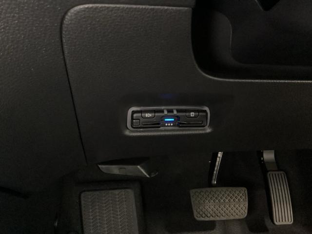 フィット ホーム　リアカメラ　ドラレコ　ＥＴＣ　前後ソナー　ＥＳＣ　バックモニター　オートエアコン　盗難防止システム　ＬＥＤヘッドランプ　追突軽減ブレーキ　オートライト　スマートキー　ＡＢＳ　サイドカーテンエアバック（13枚目）